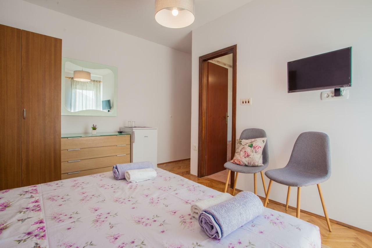 Guesthouse Maver Cres Eksteriør billede